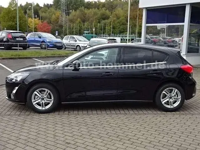 Brugt Ford Focus Cool & Connect 125 HK (91 kW) 2021 Sort Sedan
