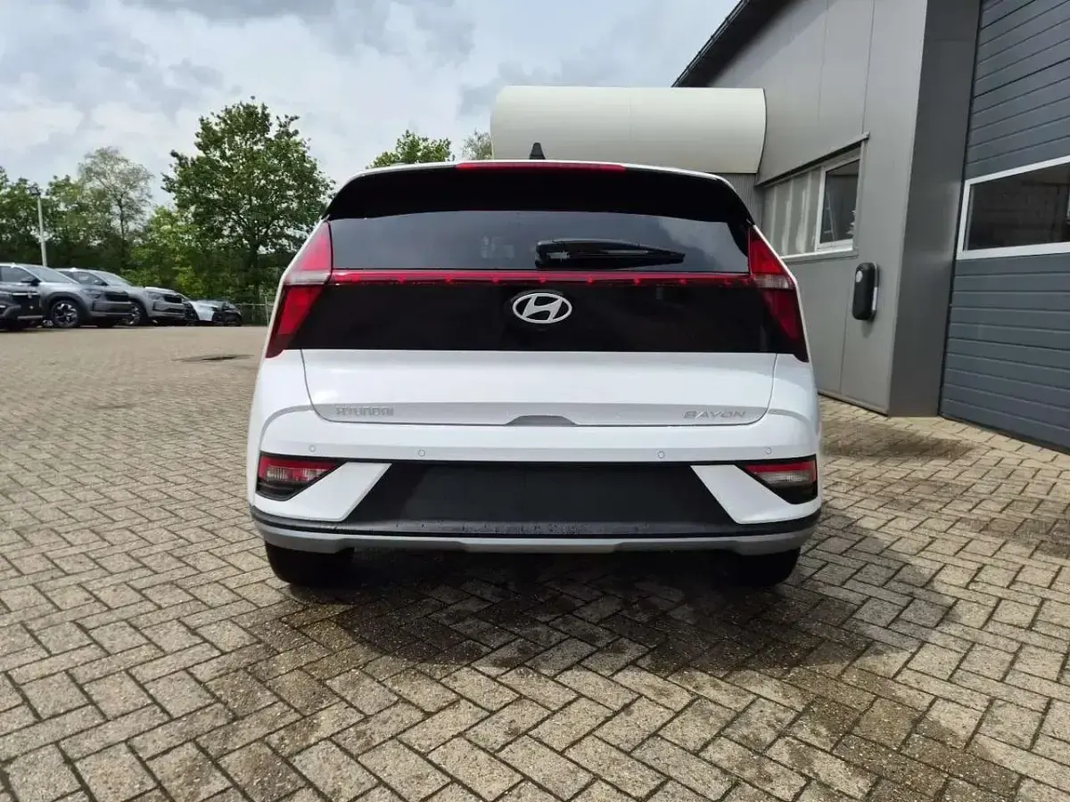 Neu Hyundai Bayon Trend 90 PS (66 kW) 2026 Atlas white SUV