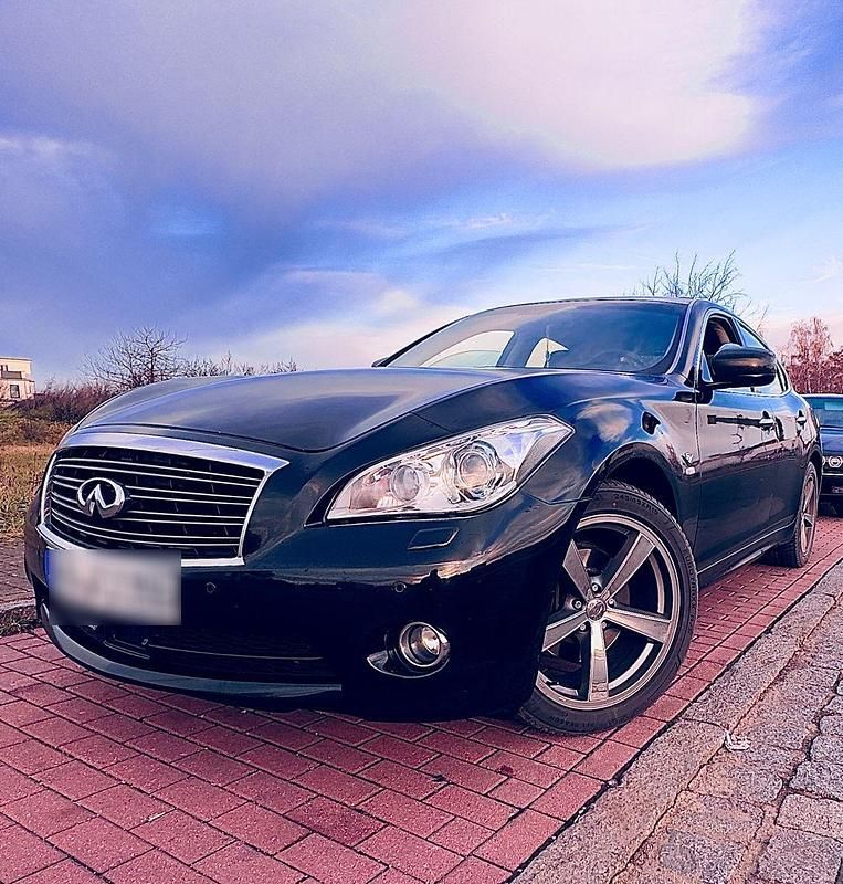 Gebraucht Infiniti M30 238 PS (175 kW) 2012 Schwarz Coupé
