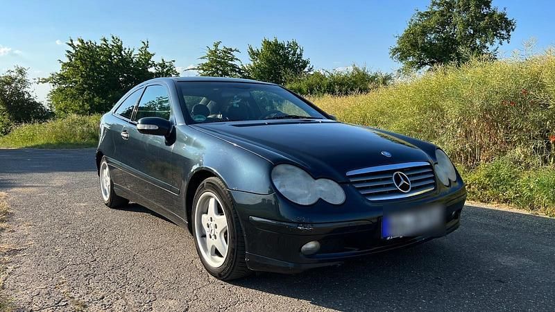 Schwarz Gebraucht 2002 Mercedes C220 Coupé | 1.250 € (Guter Preis) - Bild 1/4