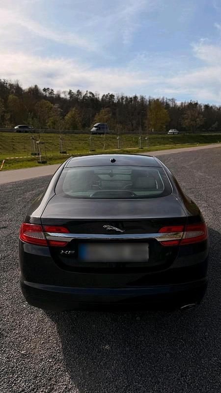 Gebraucht Jaguar XF 190 PS (139 kW) 2012 Grau Limousine