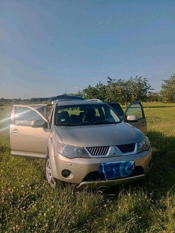 Gebraucht Mitsubishi Outlander 170 PS (125 kW) 2010 Gold SUV