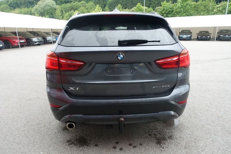 Gebraucht BMW X1 Advantage 125 PS (91 kW) 2021 Grau SUV