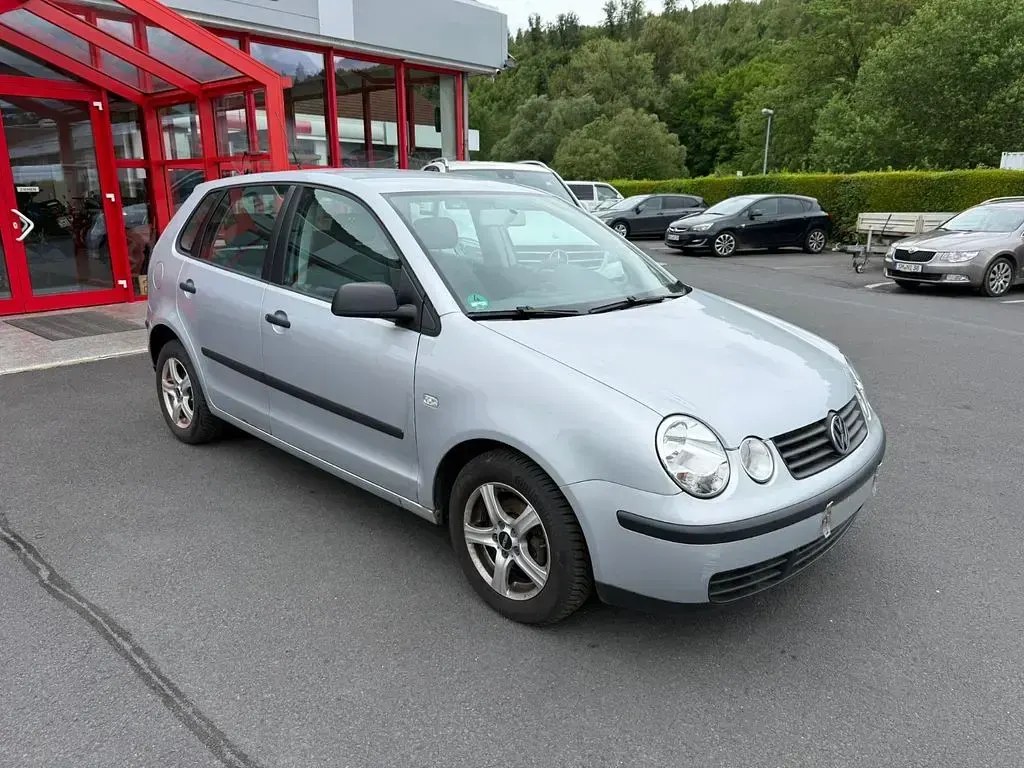 Gebraucht VW Polo Basis 64 PS (47 kW) 2002 Silber Limousine