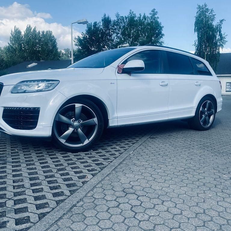 Weiß Gebraucht 2014 Audi Q7 Ambiente SUV | 14.900 € (Guter Preis) - Bild 1/4