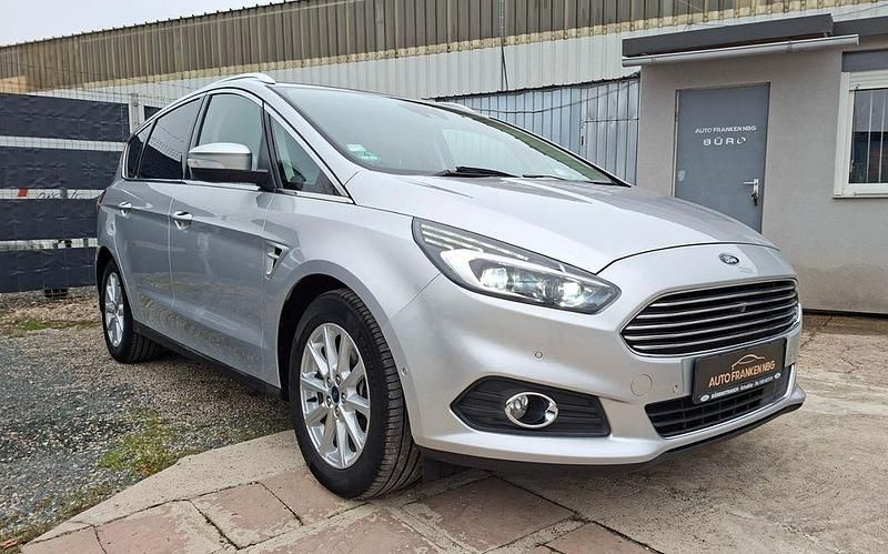 Gebraucht Ford S-MAX Titanium 150 PS (110 kW) 2015 Silber Van / Kleinbus