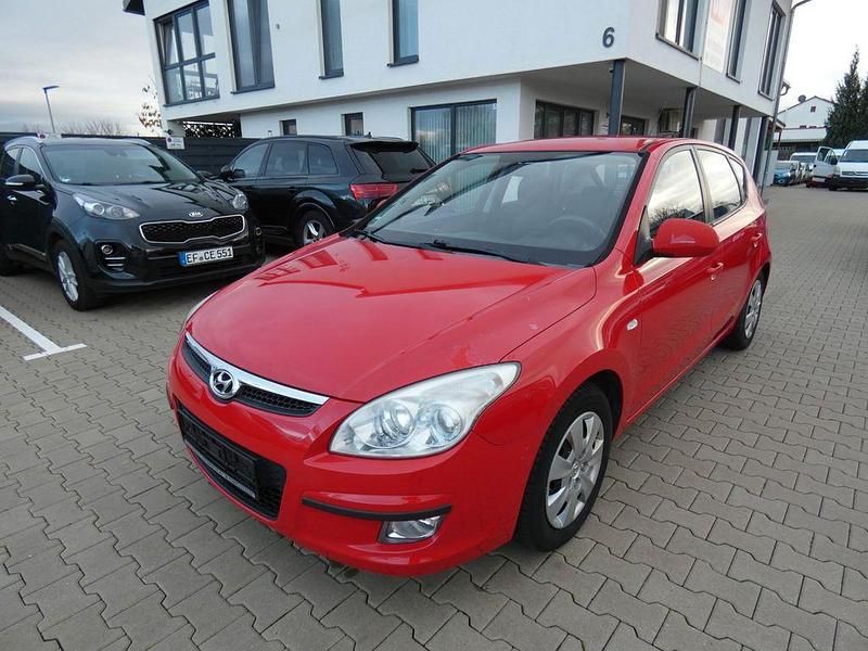 Rot Gebraucht 2007 Hyundai i30 Comfort Limousine | 1.590 € (Superpreis) - Bild 1/4