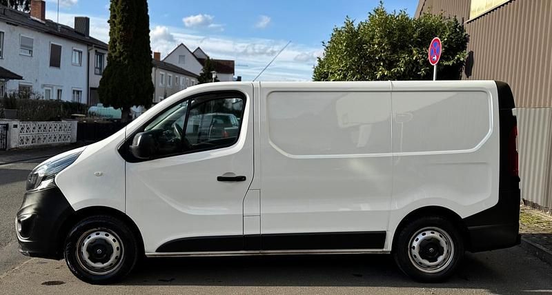 Gebraucht Opel Vivaro 125 PS (91 kW) 2018 Weiß Van / Kleinbus