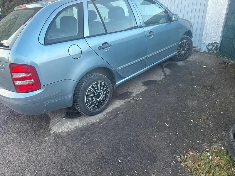 Grau Gebraucht 2003 Skoda Fabia Kombi | 399 € (Guter Preis) - Bild 1/4