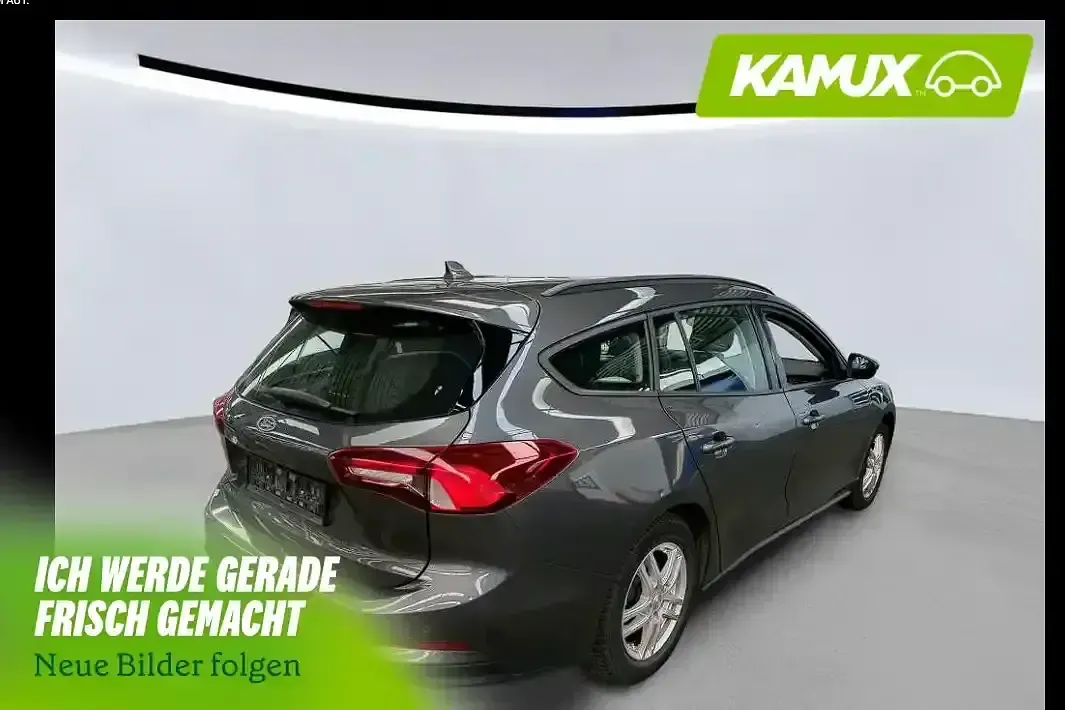 Gebraucht Ford Focus 120 PS (88 kW) 2023 Silber / grau Kombi