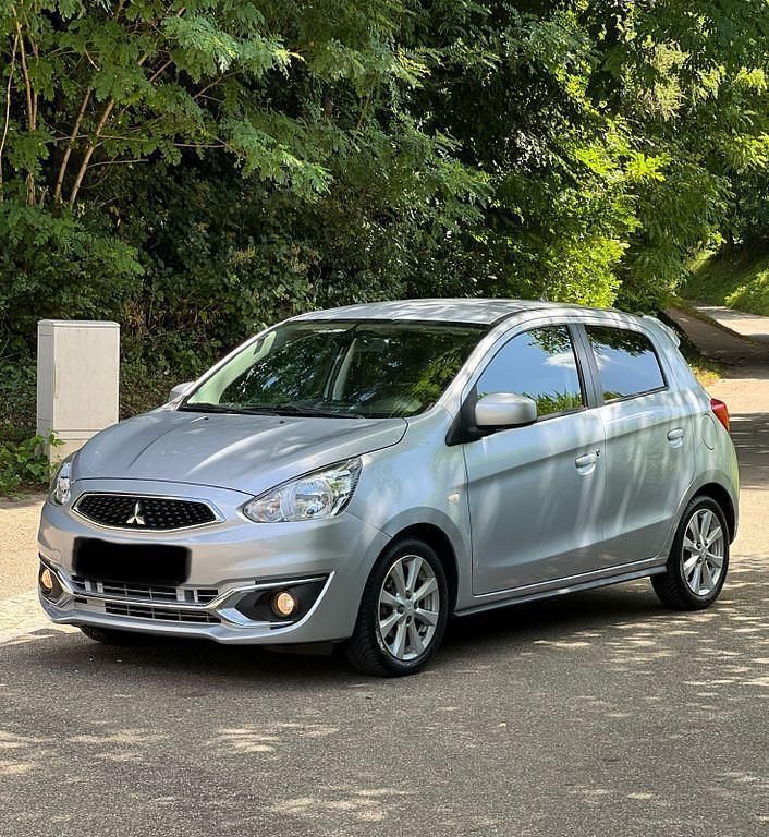 Silber Gebraucht 2016 Mitsubishi Space Star Edition Kleinwagen | 8.999 € (Guter Preis) - Bild 1/4