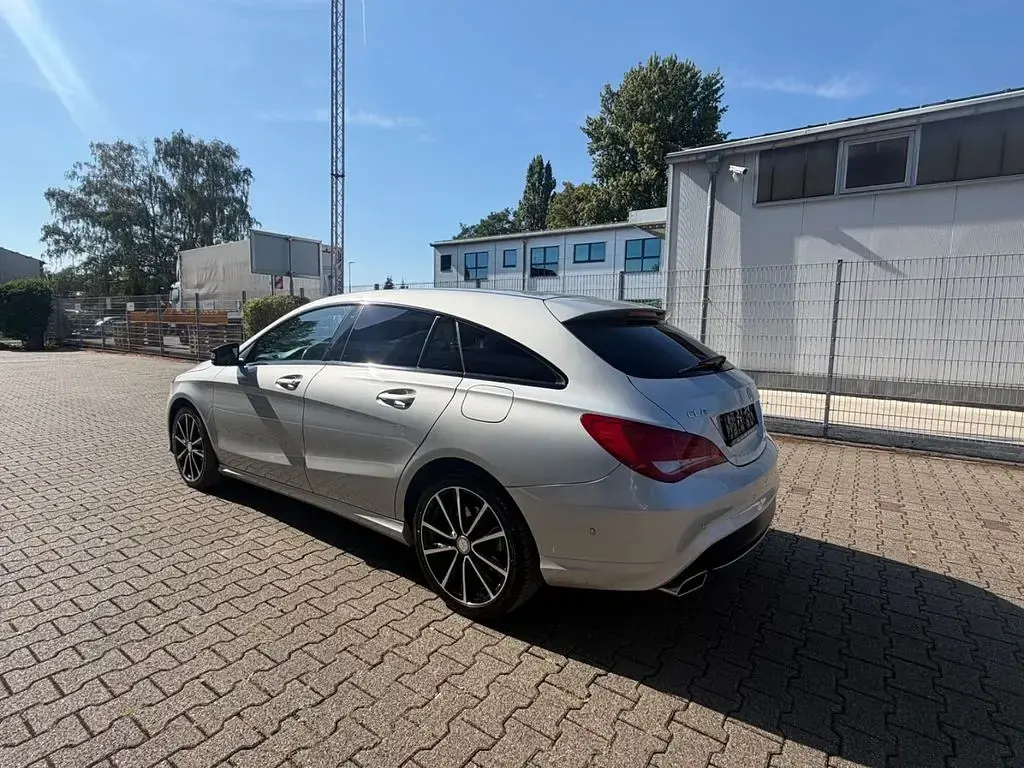 Gebraucht Mercedes CLA180 Shooting Brake 122 PS (89 kW) 2016 Silber Kombi