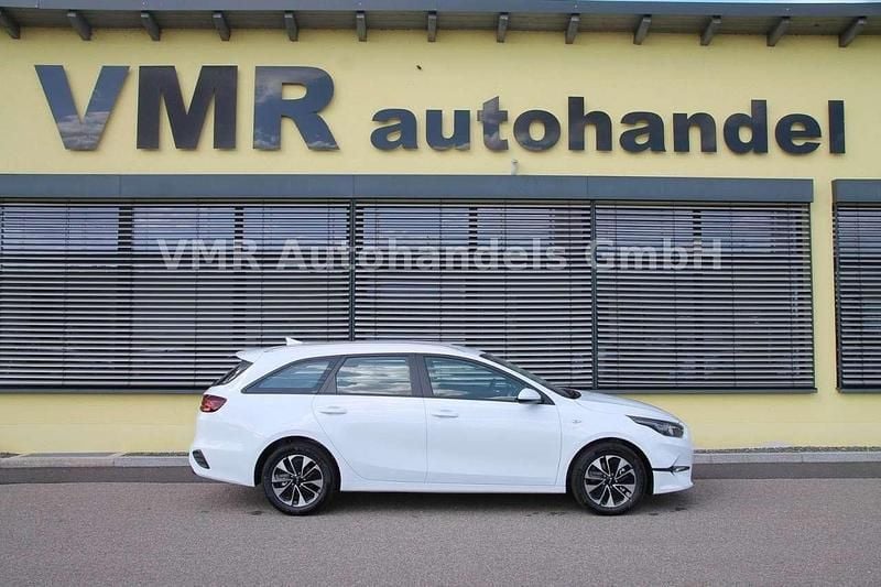 Weiß Neu 2025 Kia Ceed Sportswagon Kombi | 23.390 € (Superpreis) - Bild 1/4