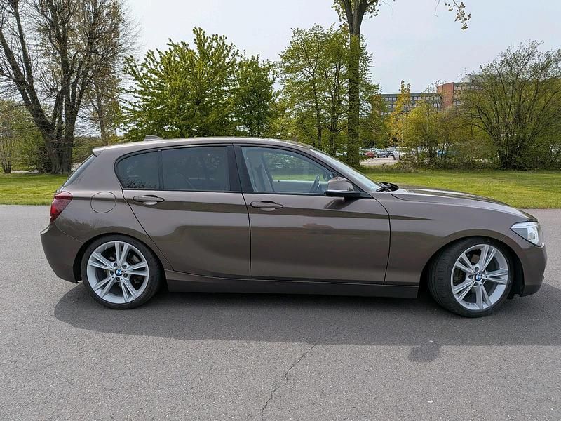 Gebraucht BMW 125 218 PS (160 kW) 2012 Braun Kleinwagen