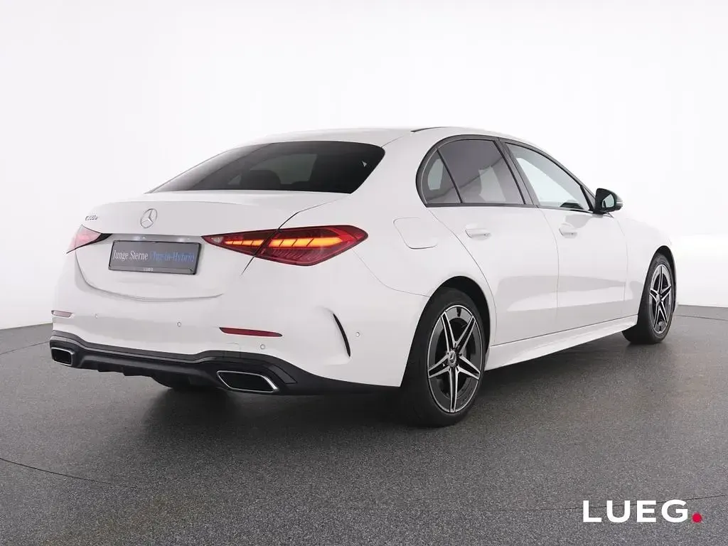 Gebraucht Mercedes C300e AMG 313 PS (230 kW) 2023 Weiß Limousine