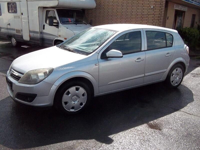 Silber Gebraucht 2006 Opel Astra Edition Kleinwagen | 3.950 € (Fairer Preis) - Bild 1/4