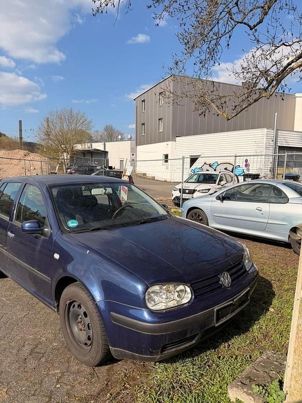 Gebraucht VW Golf IV 75 PS (55 kW) 2002 Blau Kleinwagen