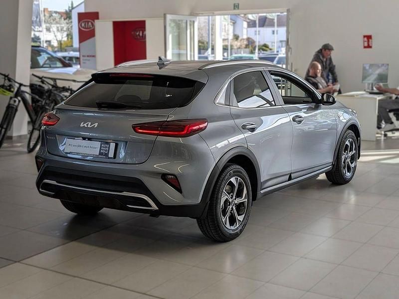 Neu Kia XCeed 150 PS (110 kW) 2026 Silber SUV