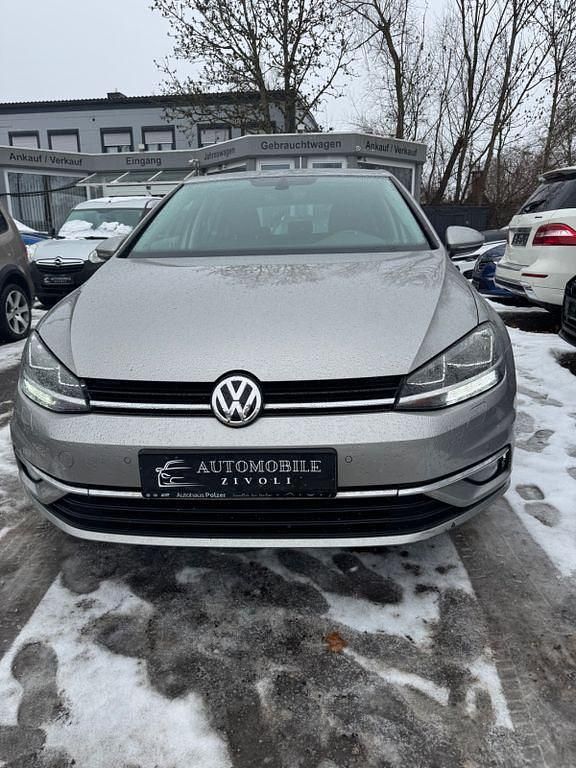 Gebraucht VW Golf VII Comfortline 110 PS (80 kW) 2017 Silber Limousine