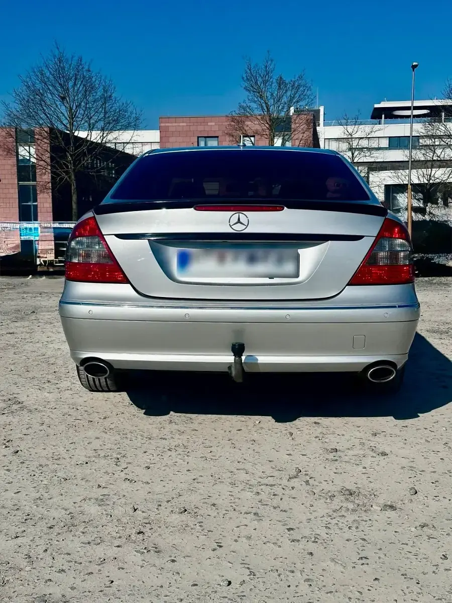 Gebraucht Mercedes E320 224 PS (164 kW) 2008 Silber Limousine