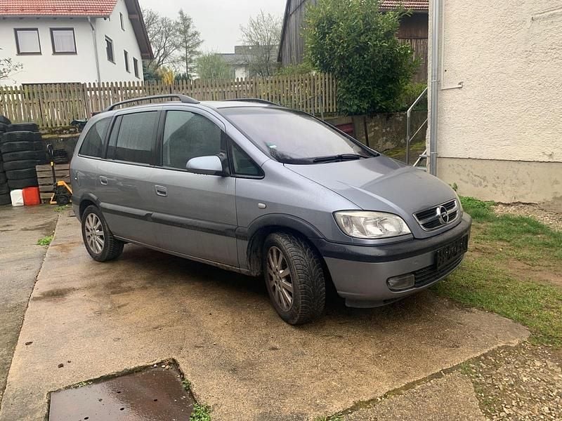 Gebraucht Opel Zafira 92 PS (67 kW) 2000 Grau Van / Kleinbus
