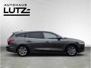 Neu Ford Focus Titanium 155 PS (114 kW) 2025 Grau (magnetic metallic) Kombi