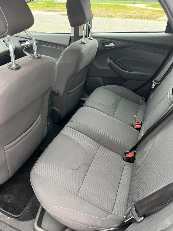 Second-hand Ford Focus 125 CP (91 kW) 2011 Negru Break