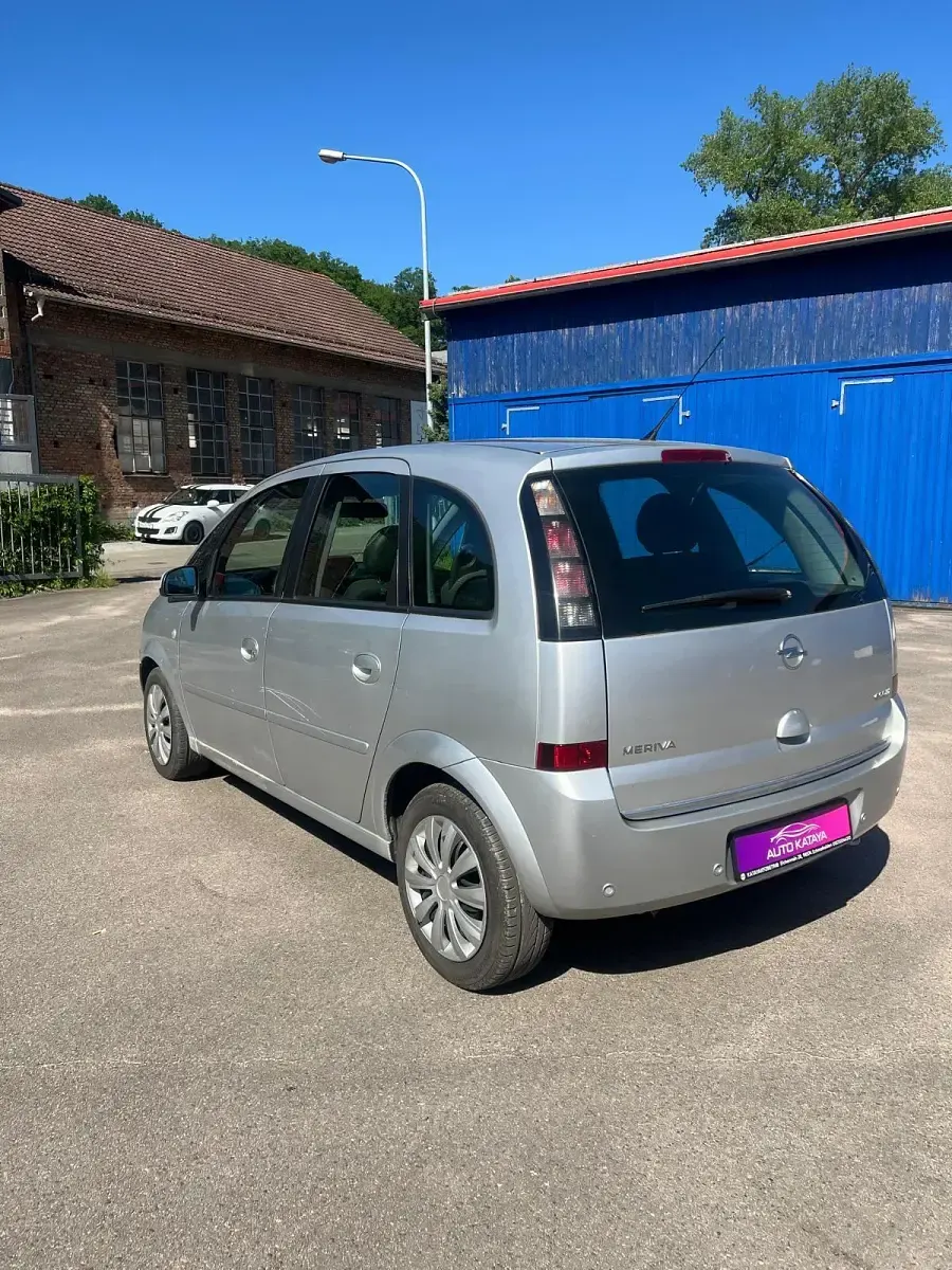 Gebraucht Opel Meriva 125 PS (91 kW) 2009 Silber Van / Kleinbus