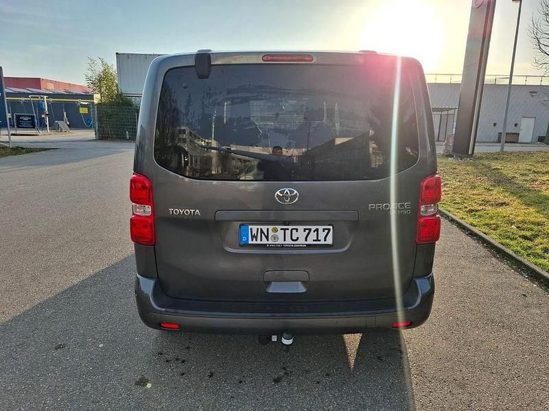 Gebraucht Toyota Proace Team 177 PS (130 kW) 2022 Van / Kleinbus