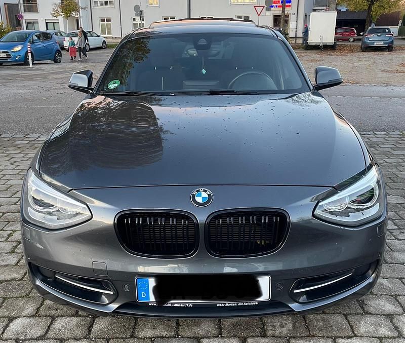 Grau Gebraucht 2011 BMW 118 Comfort Edition Kleinwagen | 6.690 € (Fairer Preis) - Bild 1/4