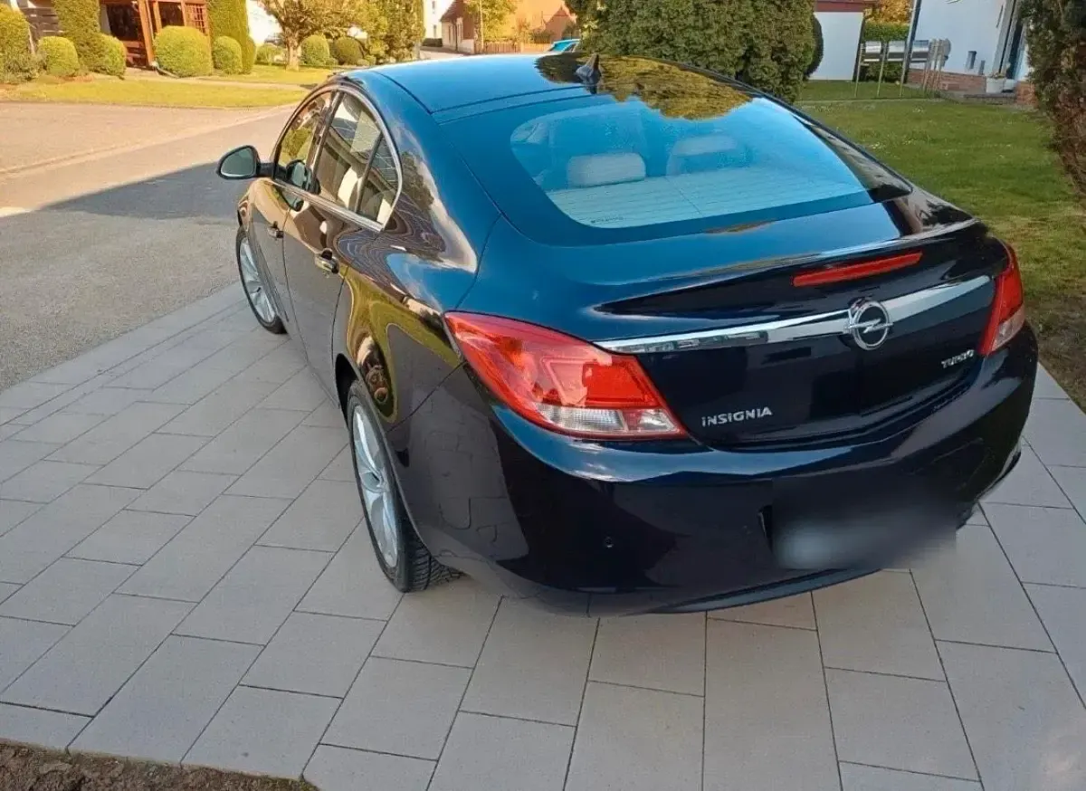 Gebraucht Opel Insignia 180 PS (132 kW) 2012 Blau Limousine
