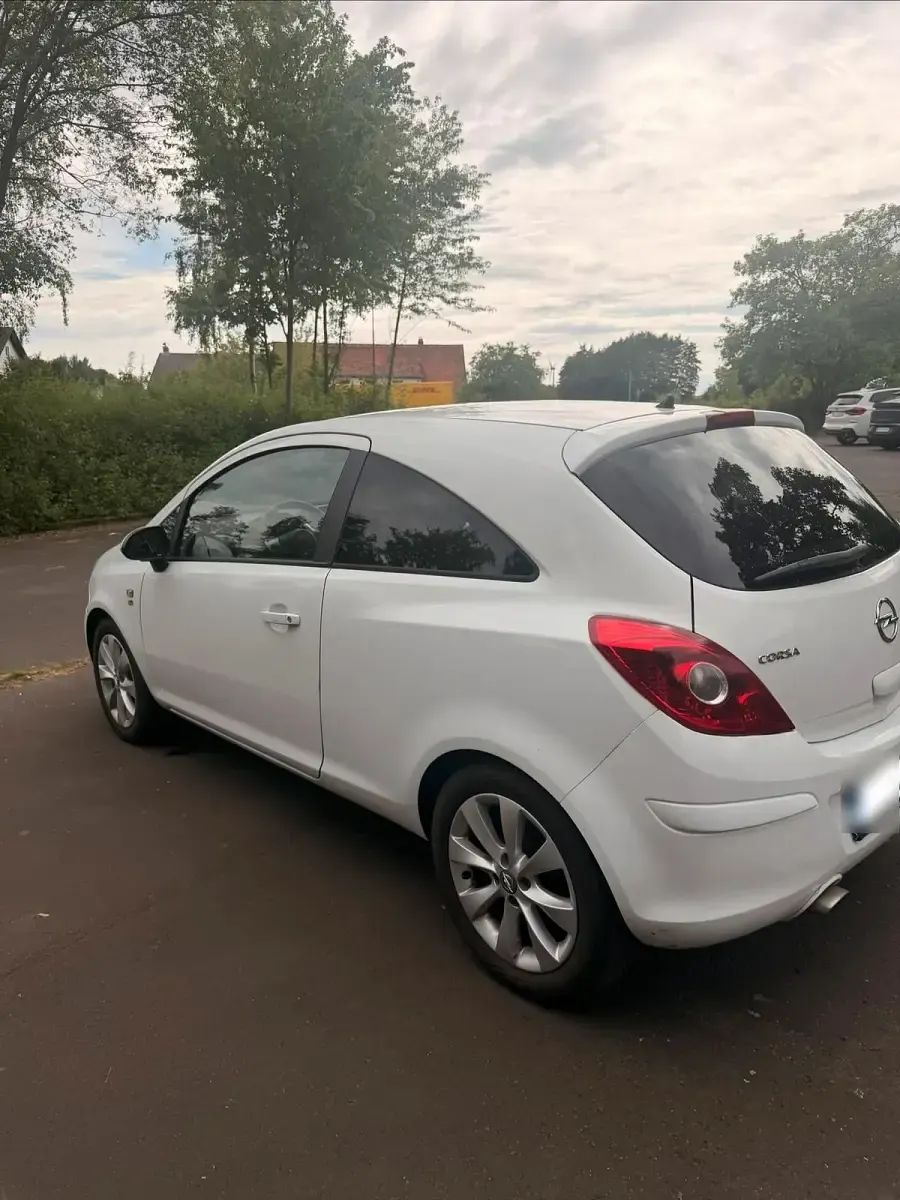 Gebraucht Opel Corsa 69 PS (50 kW) 2012 Kleinwagen