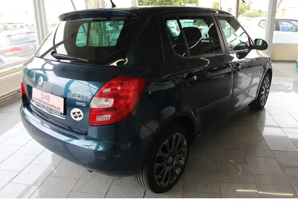 Gebraucht Skoda Fabia Ambition 69 PS (50 kW) 2012 Grün Limousine