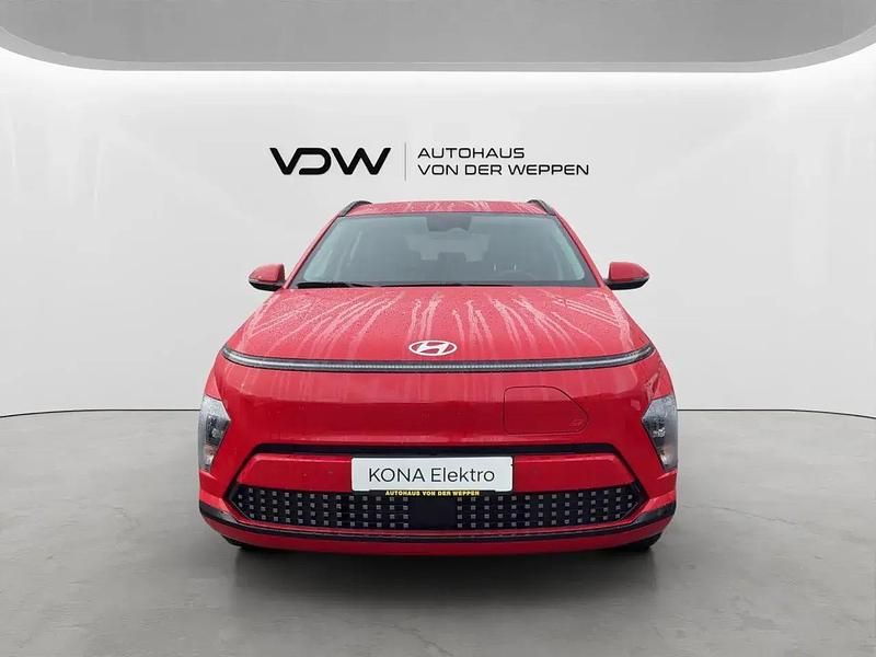 Neu Hyundai Kona Advantage 114 kW (156 PS) 2025 Rot SUV