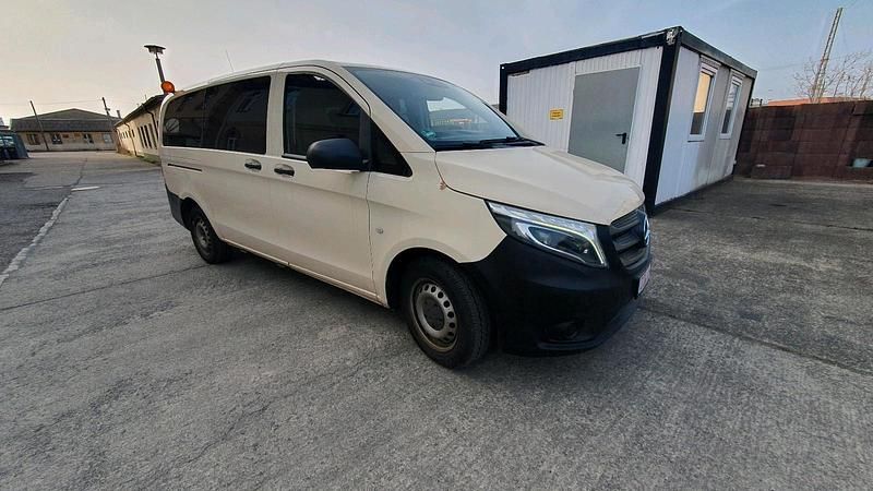 Second-hand Mercedes Vito 136 CP (100 kW) 2016 Galben Van