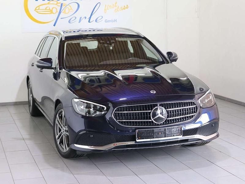 Nautikblau met. Gebraucht 2022 Mercedes E220 Exclusive Kombi | 34.990 € (Etwas zu teuer) - Bild 1/4