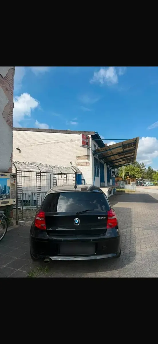 Gebraucht BMW 120 160 PS (117 kW) 2008 Schwarz Kleinwagen