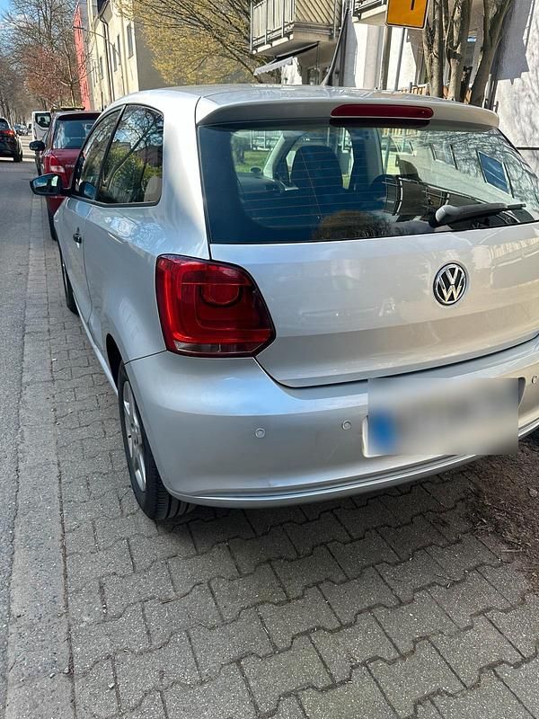 Gebraucht VW Polo 75 PS (55 kW) 2011 Grau Kleinwagen