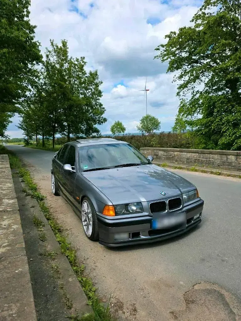 Gebraucht BMW 325 192 PS (141 kW) 1991 Grau Limousine
