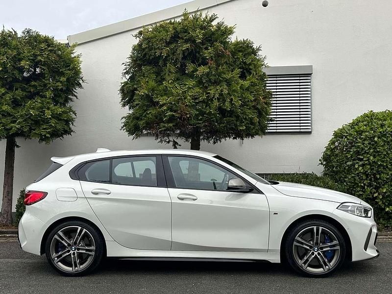 Gebraucht BMW 135 Performance 306 PS (225 kW) 2022 Alpinweiss iii Kleinwagen