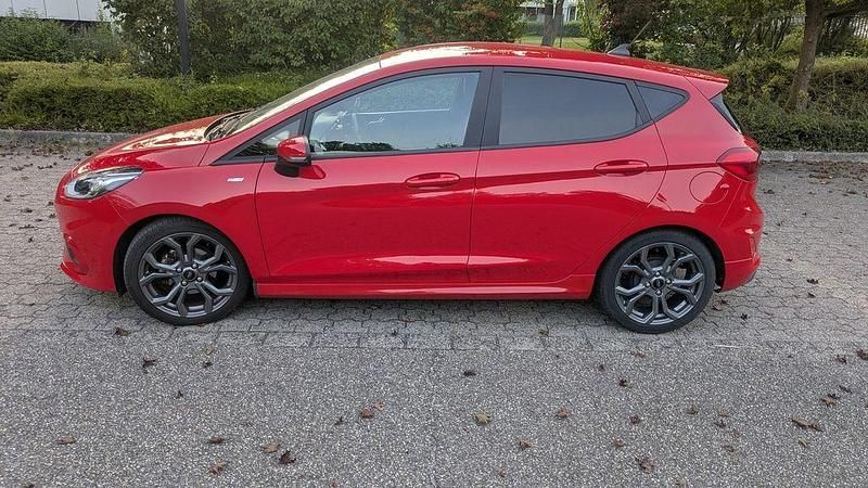 Rot Gebraucht 2020 Ford Fiesta ST-Line Kleinwagen | 14.000 € (Fairer Preis) - Bild 1/4