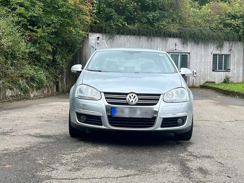 Gebraucht VW Jetta 140 PS (102 kW) 2008 Silber Limousine
