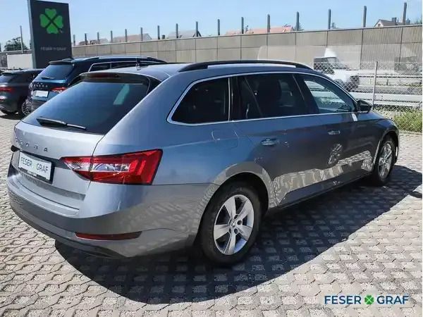 Gebraucht Skoda Superb Ambition 150 PS (110 kW) 2021 Empiregrau metallic Kombi
