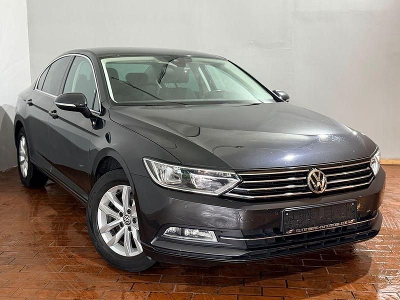 Gebraucht VW Passat 150 PS (110 kW) 2019 Grau Limousine
