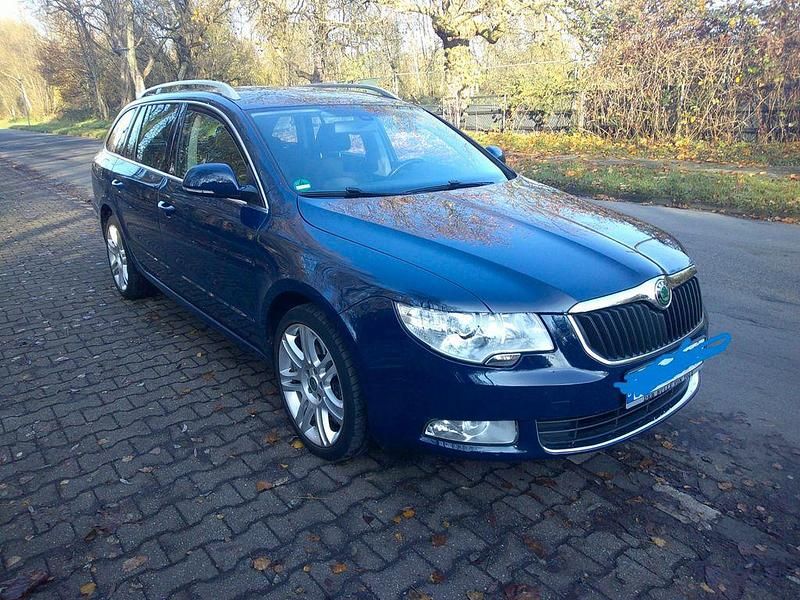 Gebraucht Skoda Superb Ambition 260 PS (191 kW) 2011 Blau Kombi