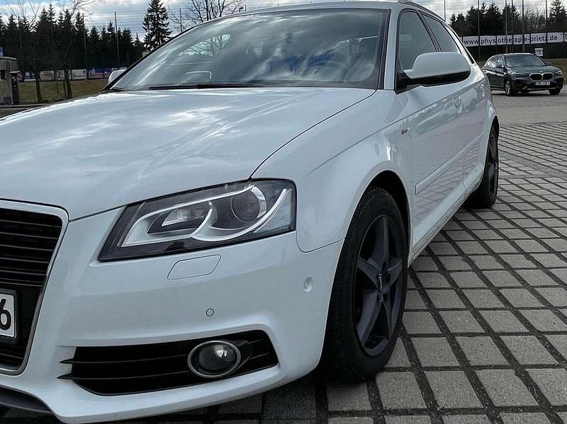 Gebraucht Audi A3 Ambiente 140 PS (102 kW) 2012 Weiß Kleinwagen