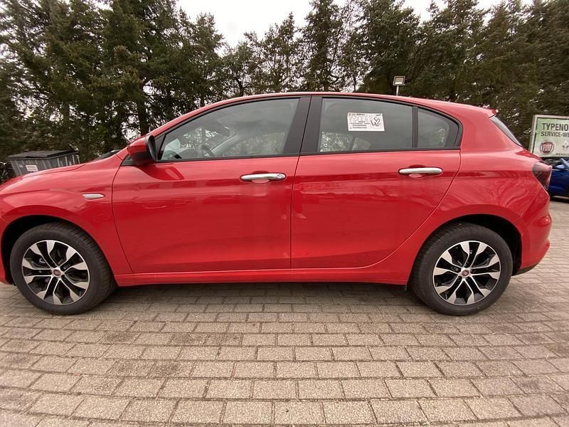 Gebraucht Fiat Tipo City Life 101 PS (74 kW) 2023 Rot Limousine