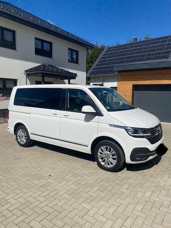 Second-hand VW Multivan 150 CP (110 kW) 2022 Alb Monovolum