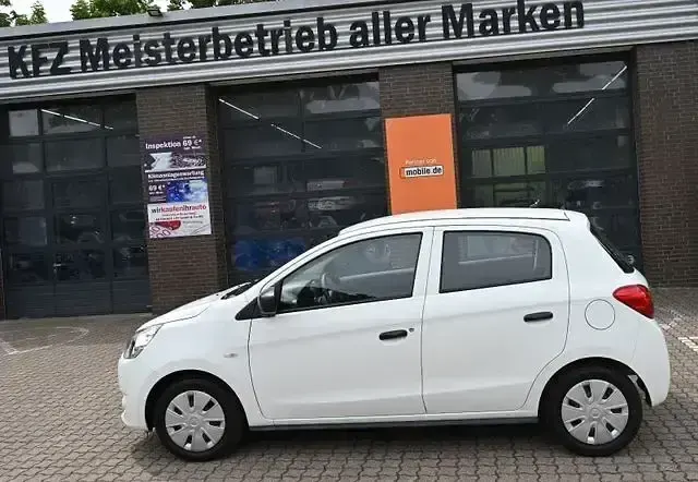 Gebraucht Mitsubishi Space Star 71 PS (52 kW) 2015 Weiß Limousine
