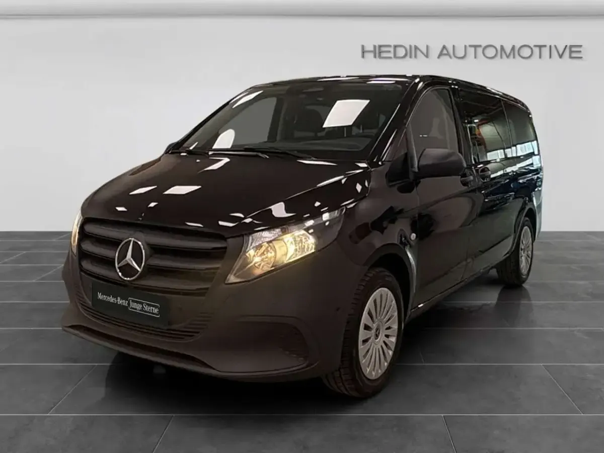 Gebraucht Mercedes Vito 163 PS (119 kW) 2025 Schwarz Van